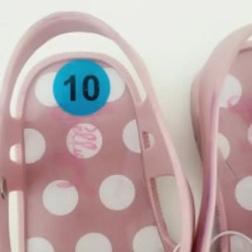 New Jellypop sandals size 10 kids- note flaw